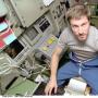 What not to do in space (9 photos)