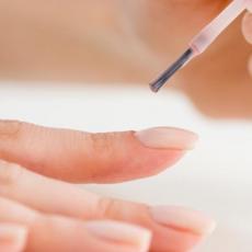 Είναι δυνατόν οι έγκυες γυναίκες να βάψουν τα νύχια τους: βερνίκι, βερνίκι gel, shellac, smart ename, biogel;